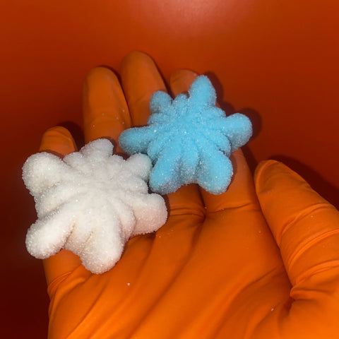 Fizzy White and Blue Snowflakes 5 Pieces - Freeze Dried Sweets